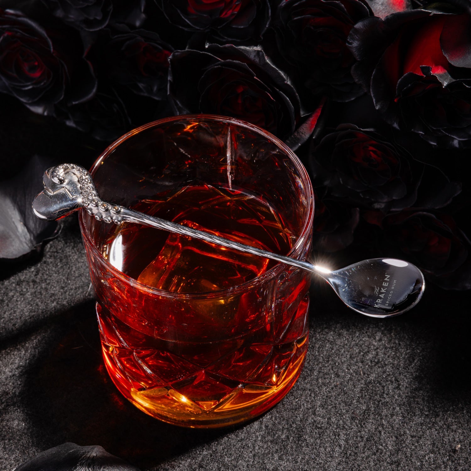 【A17】DARK RED RUM ブラック トップス Kraken Black Spiced Rum Barware Bundle – Kraken Rum